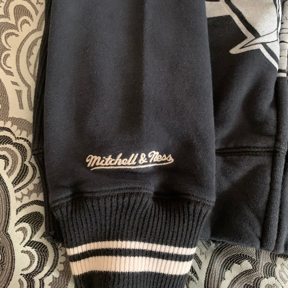 Used Mitchell and Ness Hoodie - Picture 3 of 6